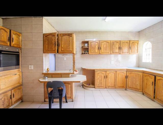 5 BEDROOM HOUSE FOR SALE IN BAKERTON